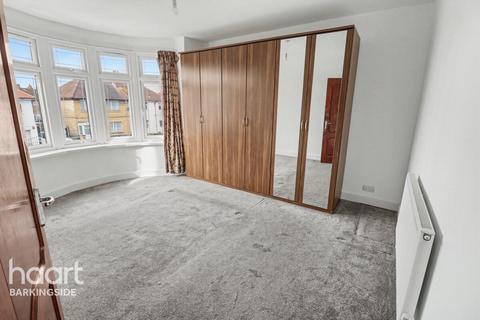 4 bedroom end of terrace house for sale, Fencepiece Road, Barkingside
