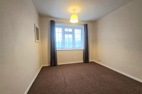 2 bedroom flat to rent, Lantern Close, WEMBLEY