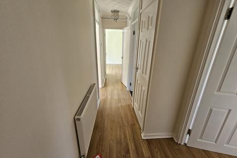 3 bedroom flat to rent, Lakeside Walk, Birmingham B23