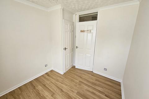 3 bedroom flat to rent, Lakeside Walk, Birmingham B23