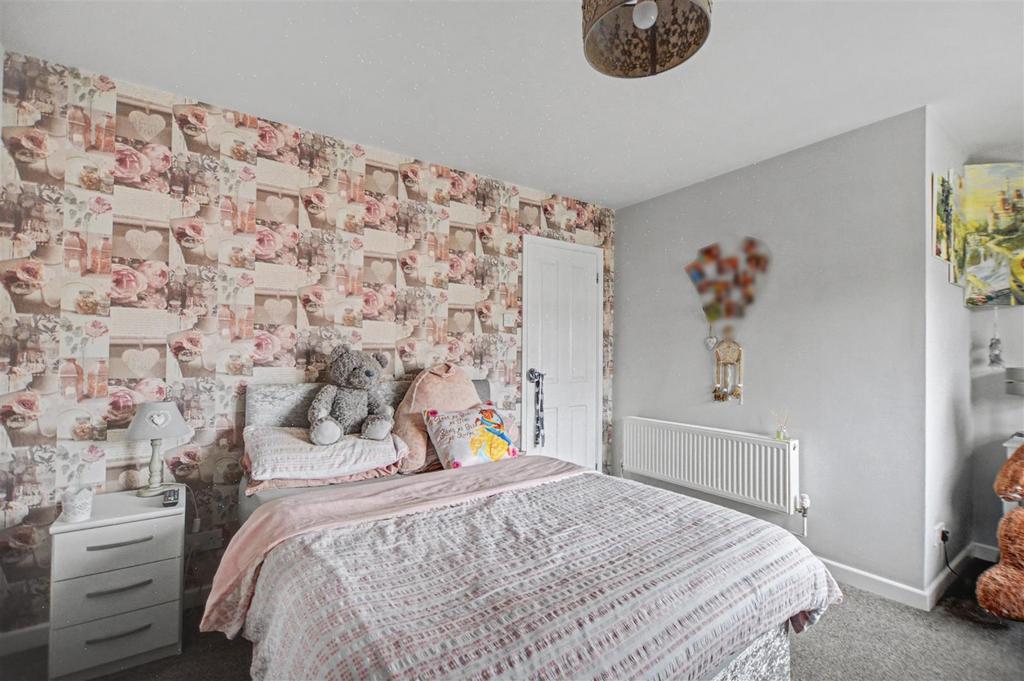 Bedroom 1 3.jpeg