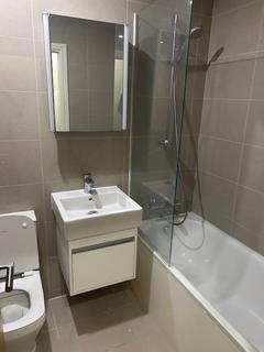 2 bedroom flat to rent, Amersham Road, High Wycombe HP13