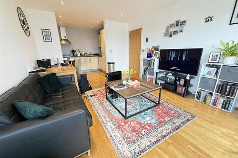 2 bedroom flat for sale, Millennium Point, 254 The Quays, Salford Quays