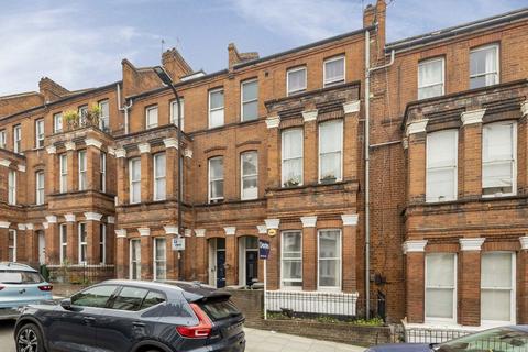 2 bedroom flat to rent, Gascony Avenue, London NW6