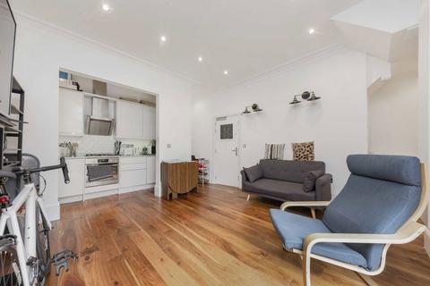 2 bedroom flat to rent, Gascony Avenue, London NW6