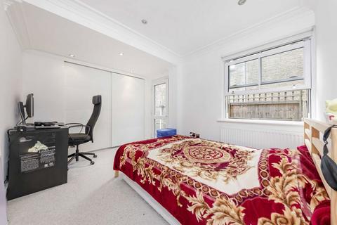 2 bedroom flat to rent, Gascony Avenue, London NW6