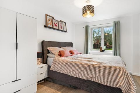 2 bedroom flat for sale, Worcester Close, Anerley, London, SE20