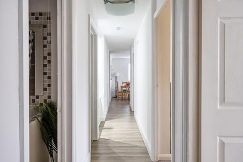 3 bedroom apartment for sale, North Street, Carshalton SM5