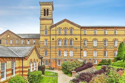 2 bedroom apartment to rent, Park West Southdowns Park RH16