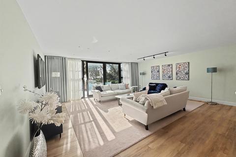 2 bedroom flat for sale, Bournemouth
