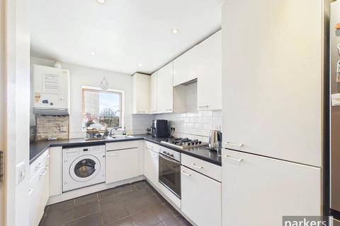 3 bedroom apartment for sale, Basingstoke Road, Berkshire RG2