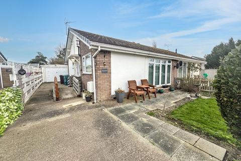 2 bedroom semi-detached bungalow for sale, Kinmel Way, Towyn, Conwy, LL22 9NE