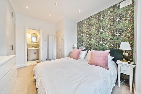3 bedroom flat for sale, Ferrers Road, Streatham, London, SW16