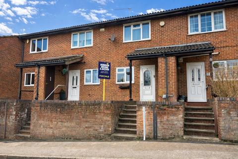 2 bedroom terraced house for sale - Illustrious Close, Walderslade, Kent, ME5