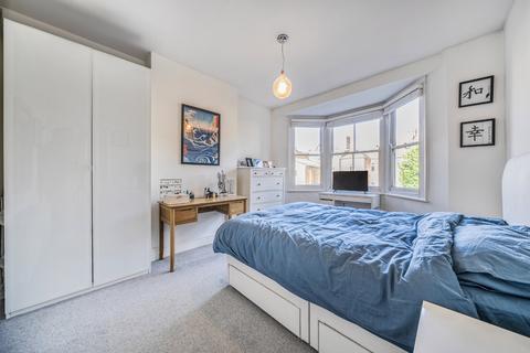2 bedroom flat for sale, Cricklade Avenue, Streatham Hill, London, SW2
