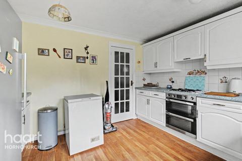 2 bedroom semi-detached house for sale, Pease Close, Hornchurch