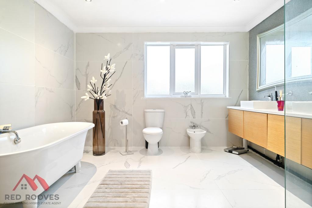 Master Ensuite