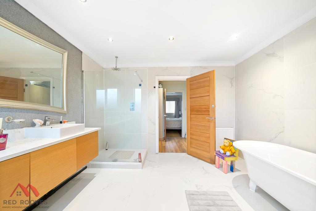 Master Ensuite