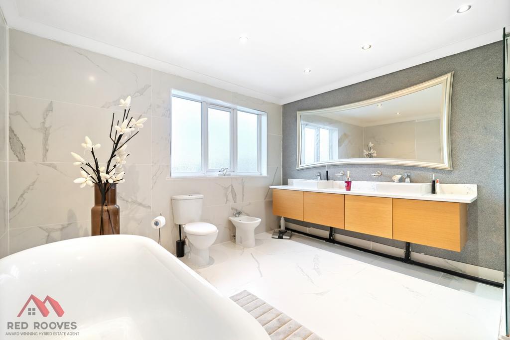 Master Ensuite