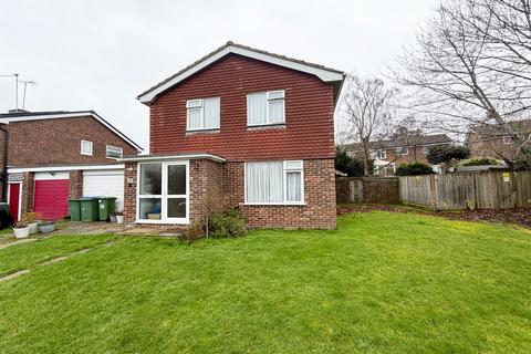 3 bedroom detached house to rent, Riverside, Storrington, Pulborough, RH20