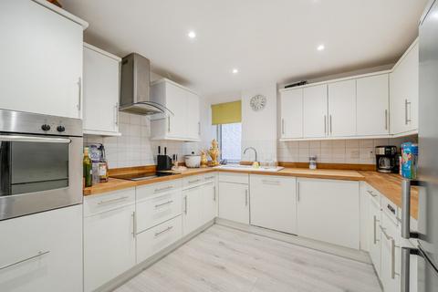 2 bedroom flat for sale, William Morris Way, Fulham, London, SW6