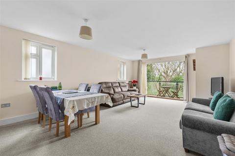 2 bedroom apartment for sale, Amersham Road, High Wycombe HP13