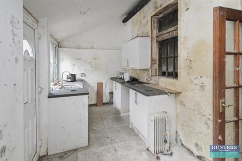 3 bedroom house for sale, Tichborne Road Bradford, BD5 8AU