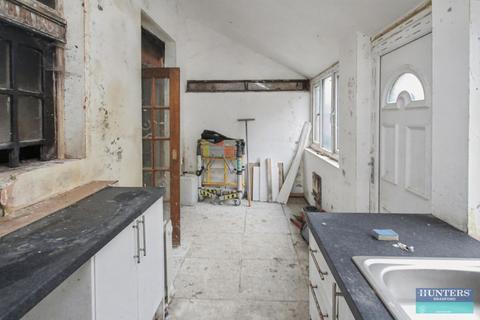 3 bedroom house for sale, Tichborne Road Bradford, BD5 8AU
