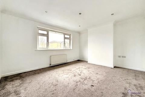 2 bedroom flat to rent, Roman House, Bitterne