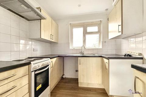 2 bedroom flat to rent, Roman House, Bitterne