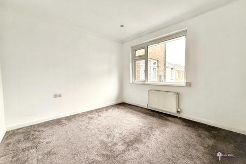 2 bedroom flat to rent, Roman House, Bitterne