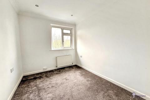 2 bedroom flat to rent, Roman House, Bitterne