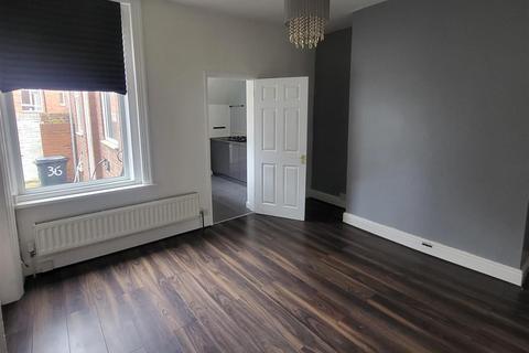 2 bedroom flat to rent, Eccleston Road, South Shields