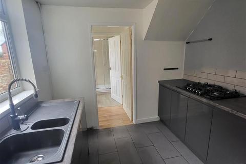 2 bedroom flat to rent, Eccleston Road, South Shields