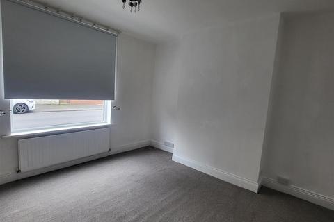 2 bedroom flat to rent, Eccleston Road, South Shields