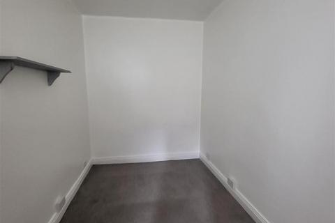 2 bedroom flat to rent, Eccleston Road, South Shields