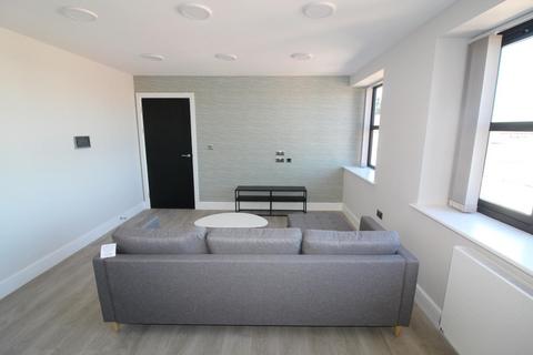 2 bedroom house to rent, Park Square, Pudsey