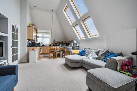 2 bedroom flat for sale, Holden Road, Woodside Park
