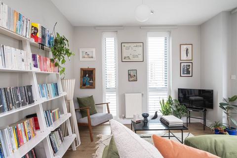 2 bedroom flat for sale, Bermuda Way, Stepney, London, E1