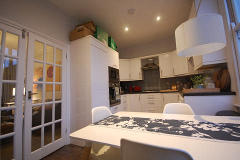2 bedroom apartment to rent, Southfield Road, London W4