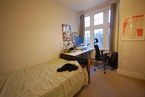 2 bedroom apartment to rent, Southfield Road, London W4