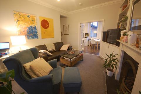 2 bedroom apartment to rent, Southfield Road, London W4