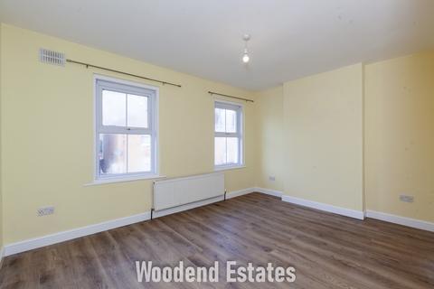 4 bedroom detached house to rent, The Crescent, Slough SL1