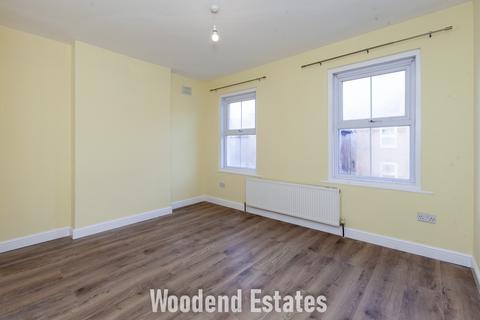 4 bedroom detached house to rent, The Crescent, Slough SL1