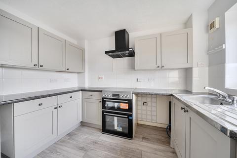 3 bedroom semi-detached house to rent, Hasted Drive, Hampshire SO24