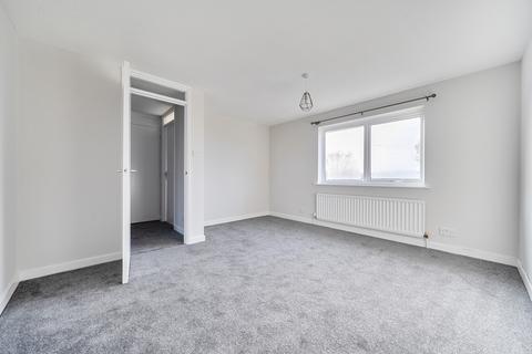 3 bedroom semi-detached house to rent, Hasted Drive, Hampshire SO24