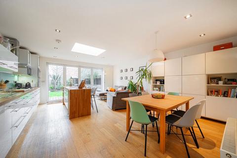 4 bedroom house for sale, Cranbrook Drive, Twickenham TW2