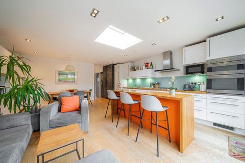 4 bedroom house for sale, Cranbrook Drive, Twickenham TW2