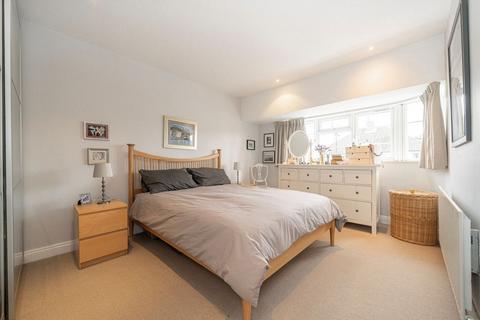 4 bedroom house for sale, Cranbrook Drive, Twickenham TW2