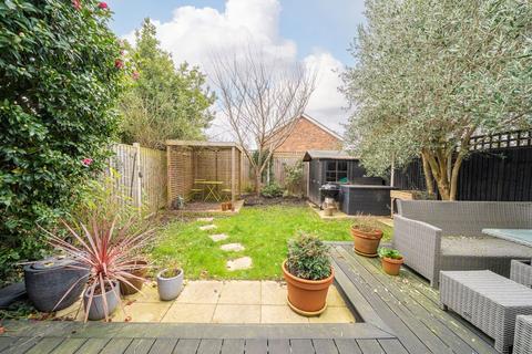 4 bedroom house for sale, Cranbrook Drive, Twickenham TW2